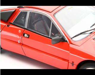 Lancia 037 Rally Stradale 1982 Rosso Laudoracing 1:18 Resinemodell (Türen, Motorhaube... nicht zu öffnen!)